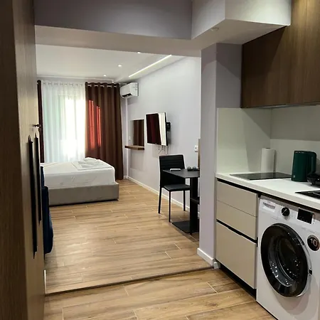 Cozy Near Center *